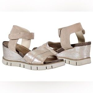 Diba True Bubble Pop (Silver/Natural) Wedge Sandals Size 10